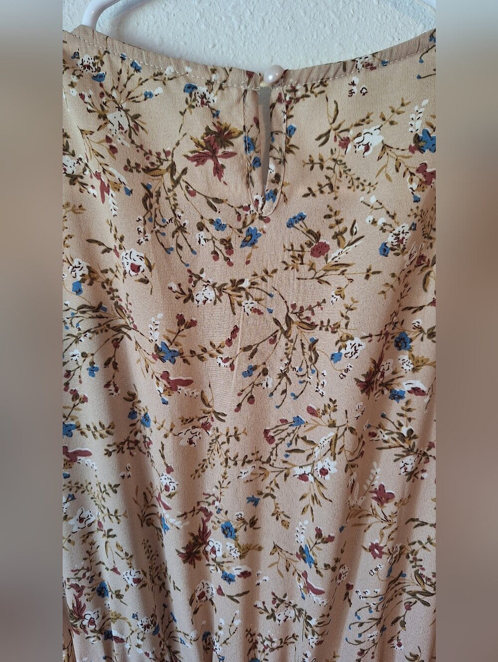 Beige Floral Pleated Maxi Dress - Picture 6 of 8